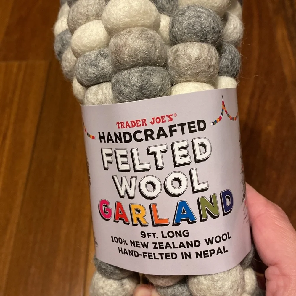 Trader Joe's' Felted Wool Garland Gray & White 9 ft